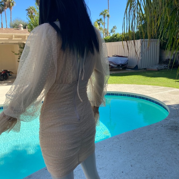 Fun, kinky wear on a dinner date - Picture 4 of 4